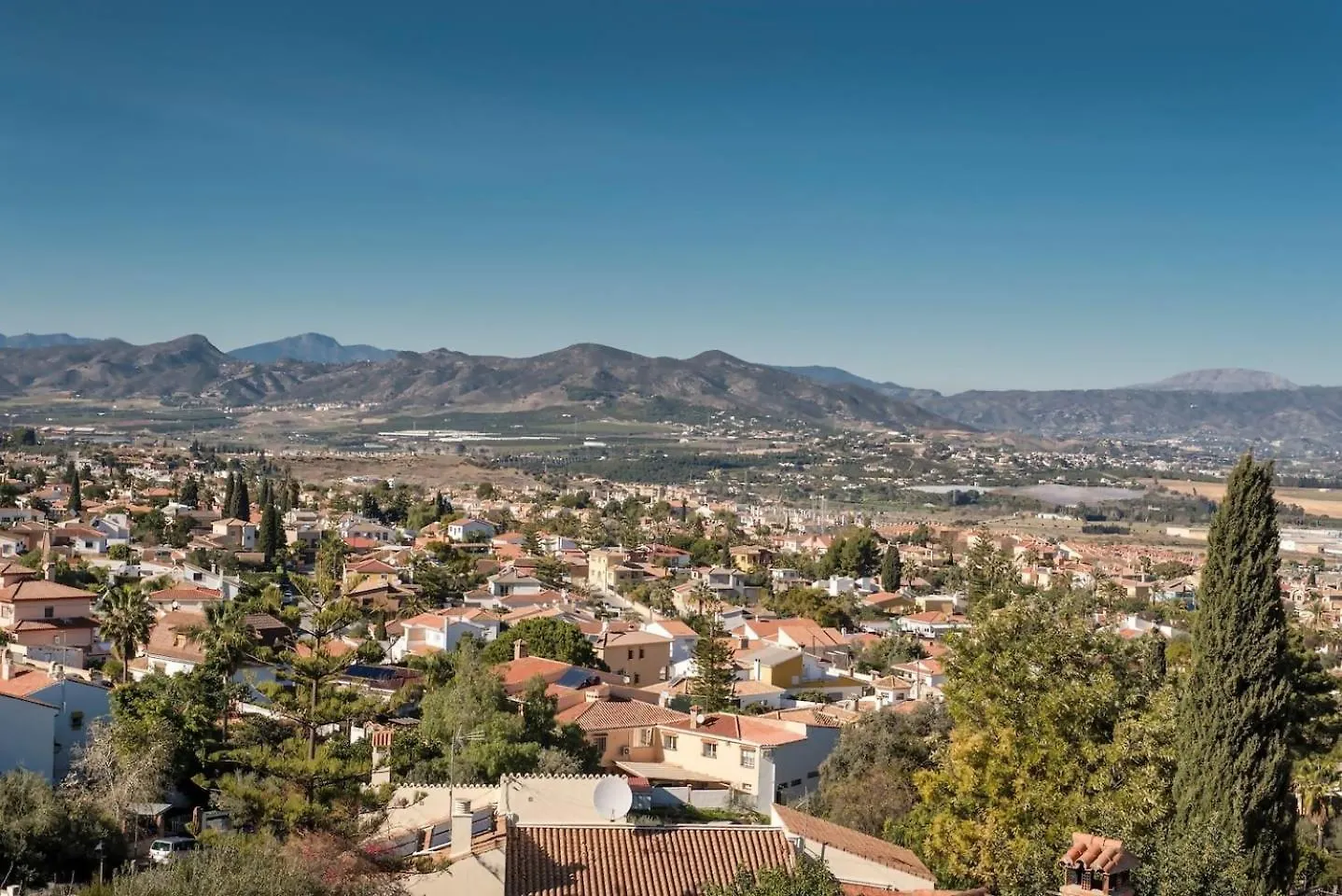 Villa Peralta, Heated And Private Pool ,Near Beach And Golf ! Alhaurin de la Torre